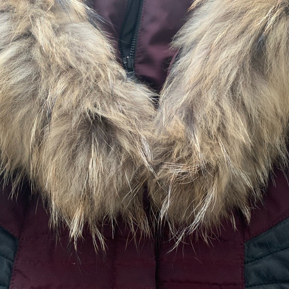 Down-filled Coat real Fur hood, Leather sleeves and accents - Picture 10 of 16